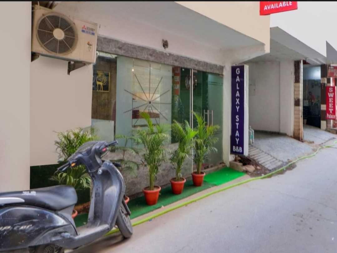 Hotel O Galaxy Stay New Delhi Exterior photo