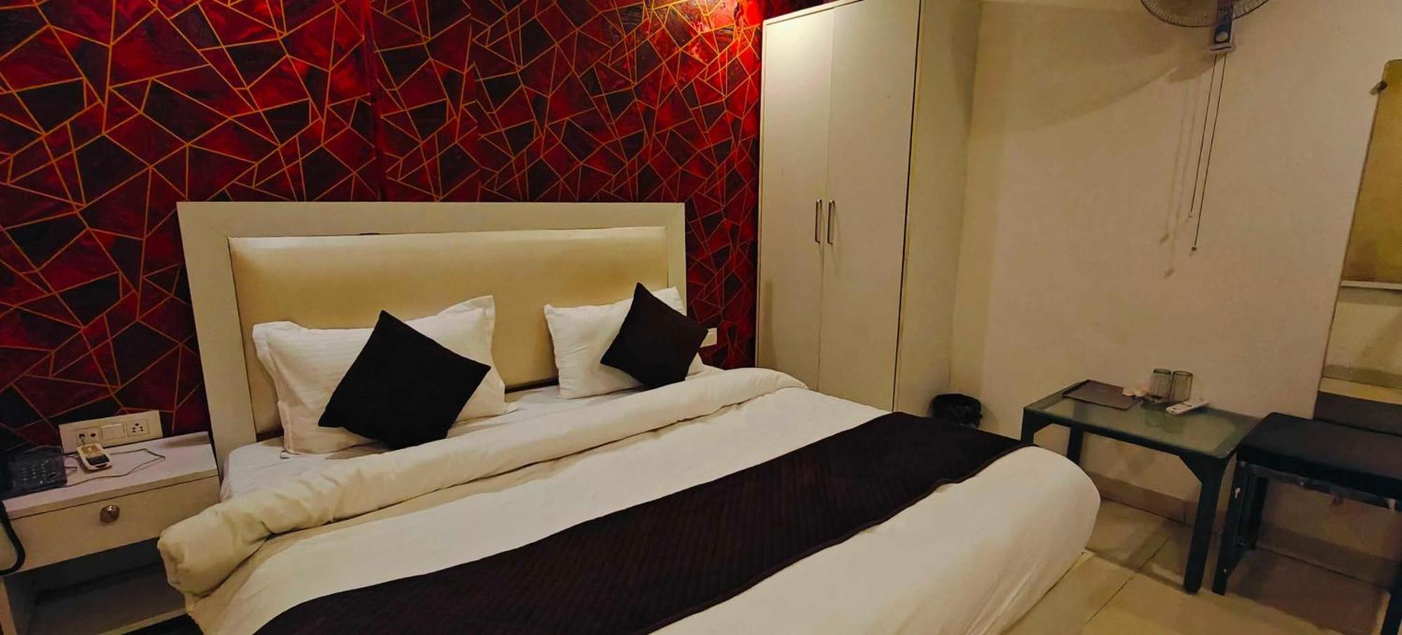 Hotel O Galaxy Stay New Delhi Exterior photo
